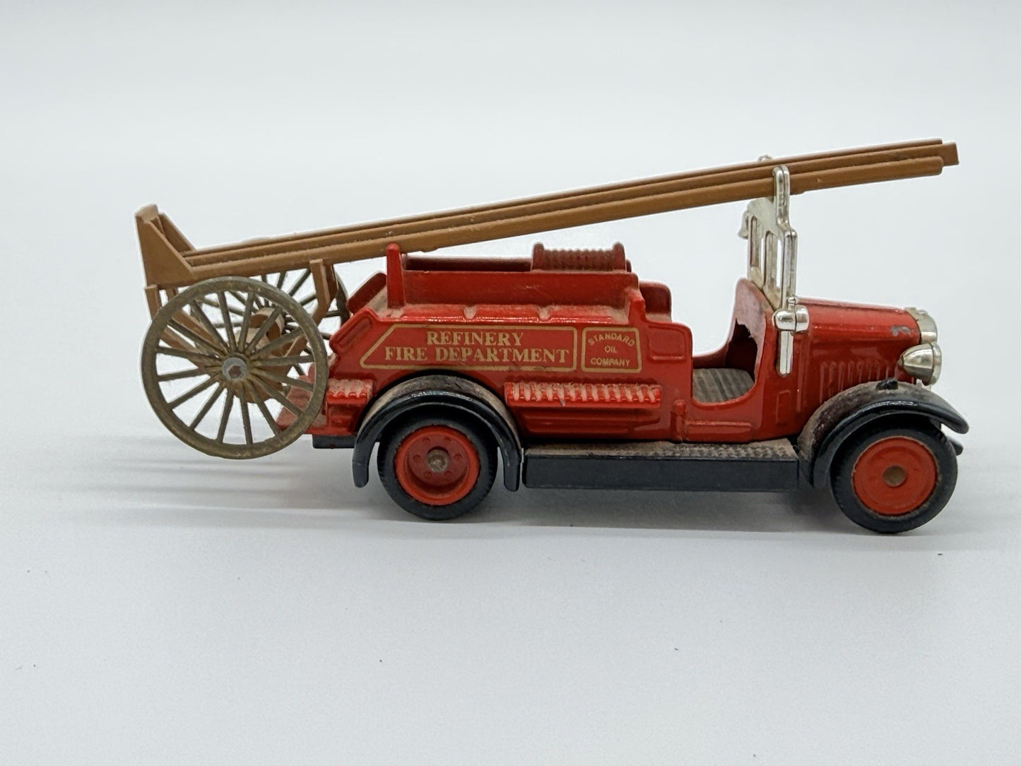 LLEDO Chevron Standard Oil 1934 Dennis Refinery Fire Truck