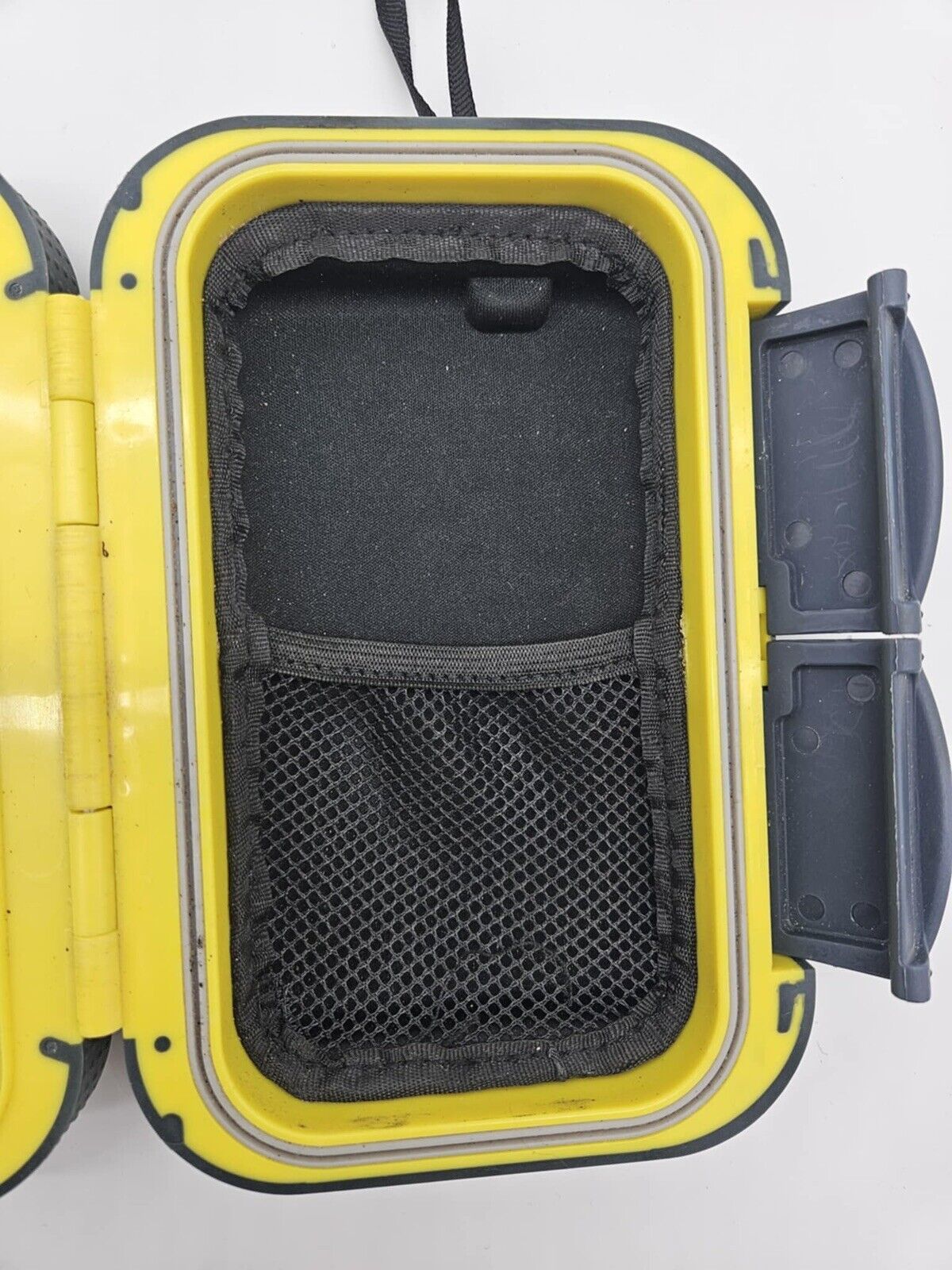 AquaLife Floating Waterproof Protective Speaker Phone Case Working Condition