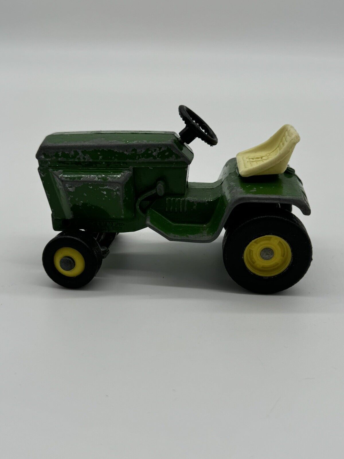Vtg 80's ERTL John Deere Lawn & Garden Tractor Mower Die-Cast 1/16 Scale 005