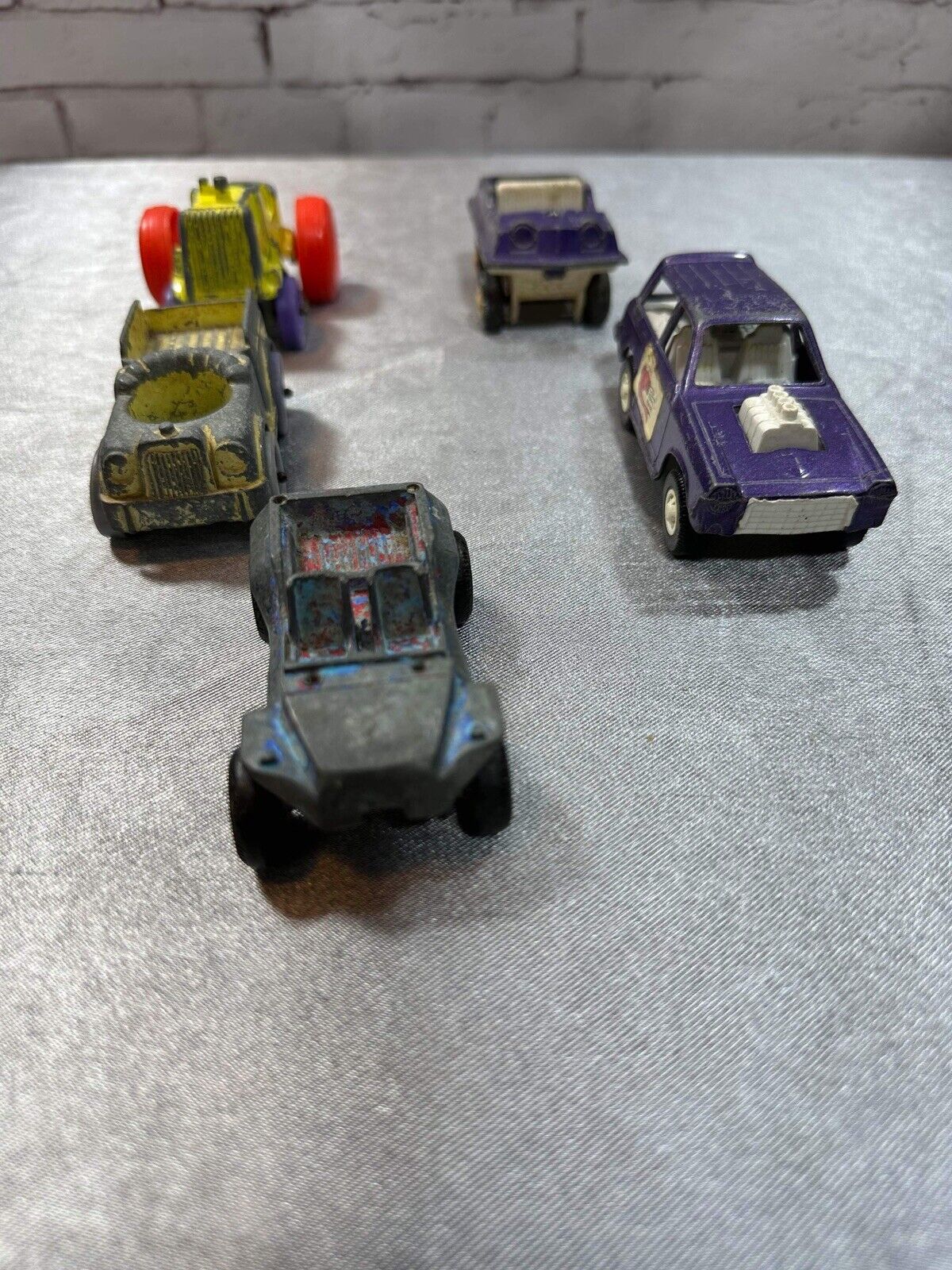 Lot of 5 Very Old Vintage Tootsie Toy Cars
