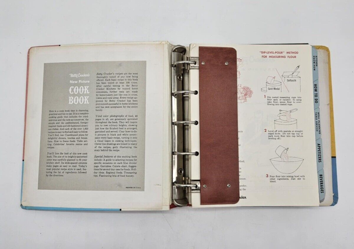 Vintage Betty Crocker's New Picture Cook Book - 1st Edition  2nd Print JB01