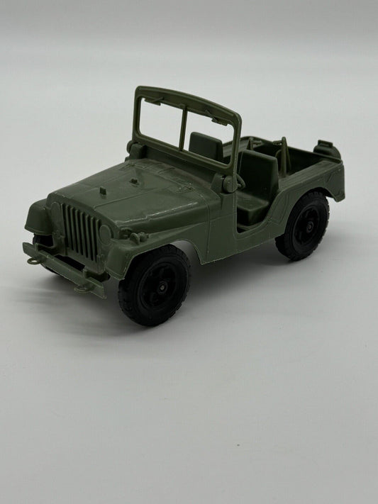 Vintage Processed Plastics Toy Army Jeep with Base For Machine Gun Bin 8