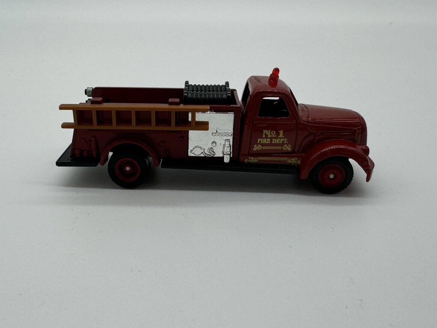 Readers Digest 1999 HIGH SPEED 1954 AHRENS- FOX FIRE TRUCK Diecast 3.75" Long