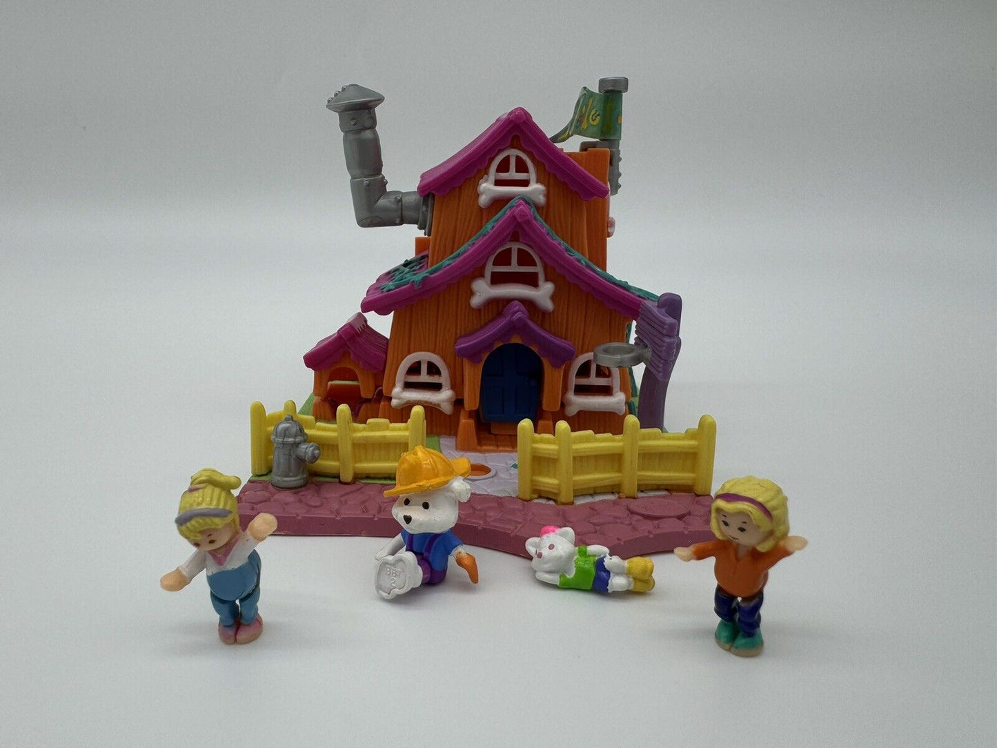 Polly Pocket 1994 Bluebird Animal Wonderland Dog House Playset COMPLETE