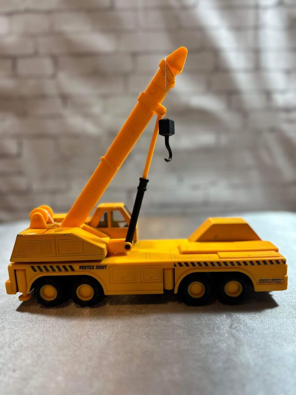 Soma 1998 Mighty Wheels Pertex 3000T Crane Toy