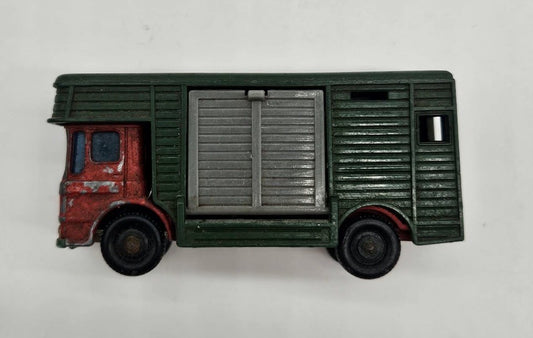 Lesney Matchbox Horse Box Ergomatic Cab No.17 1969 Red Made In United Kingdom