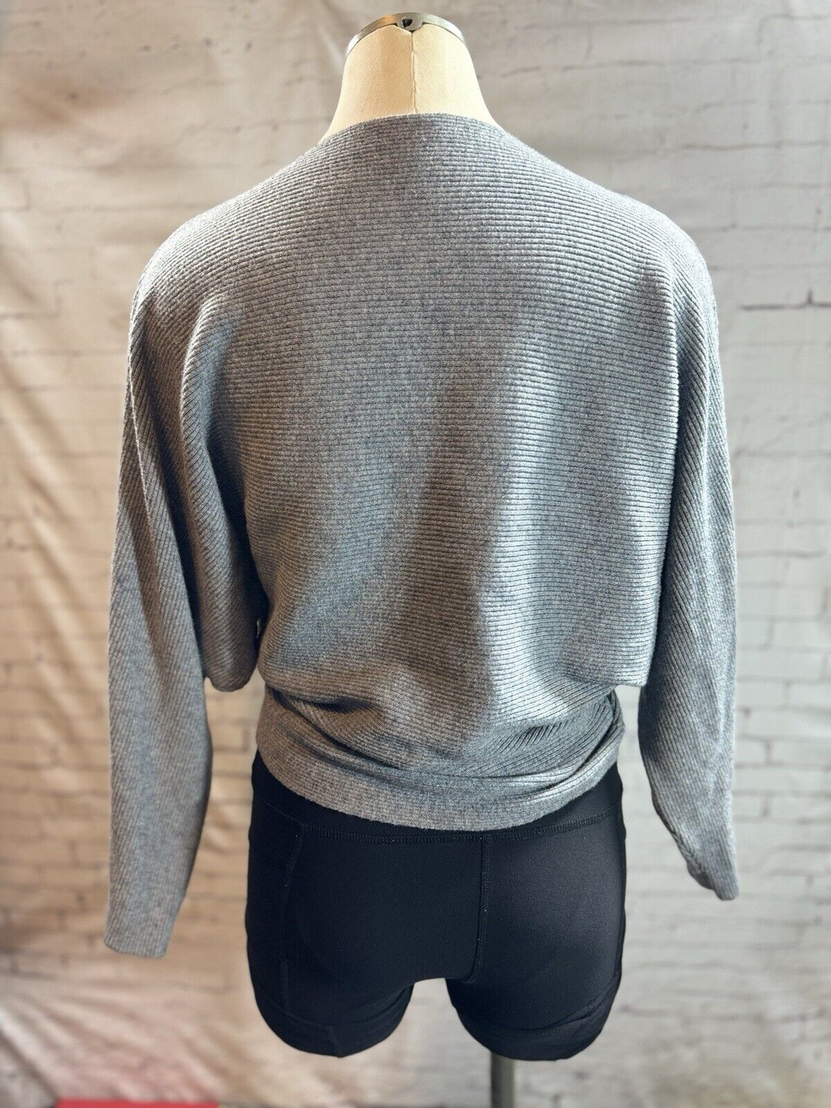 Women’s SZ M oversized Tunic Fitted Waistline  Slit Neck Sweater - WCLTH 001