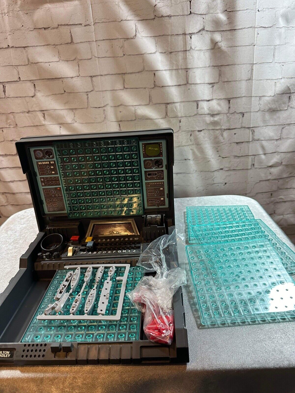 Vintage 1982 Electronic Battleship Game Milton Bradley