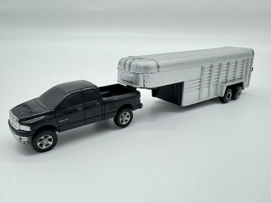 ERTL Gooseneck Silver Horse Livestock Trailer Die-Cast Metal 5th Wheel Toy 1/64