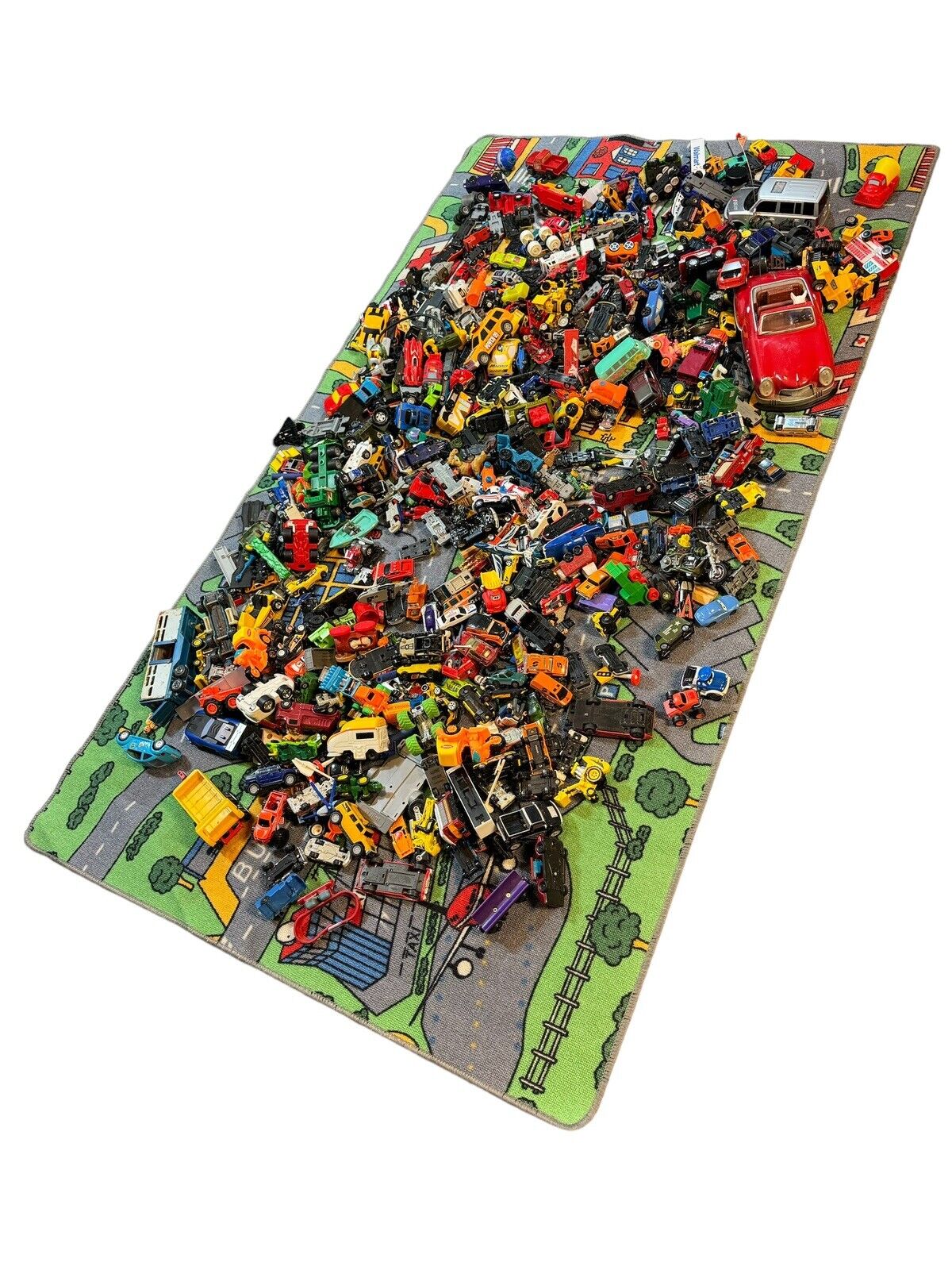 HUGE LOT 500+ Toy Cars, Trucks & MORE  w/ Play Mat Hot wheels Matchbox Tonka