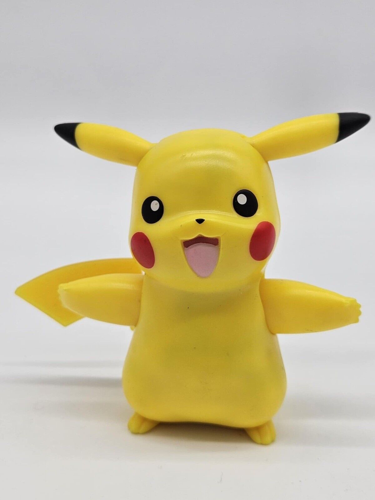 Hasbro 1998 Electronic Pokemon Pikachu W/ Voice and Light Up Cheeks Figure WORKS