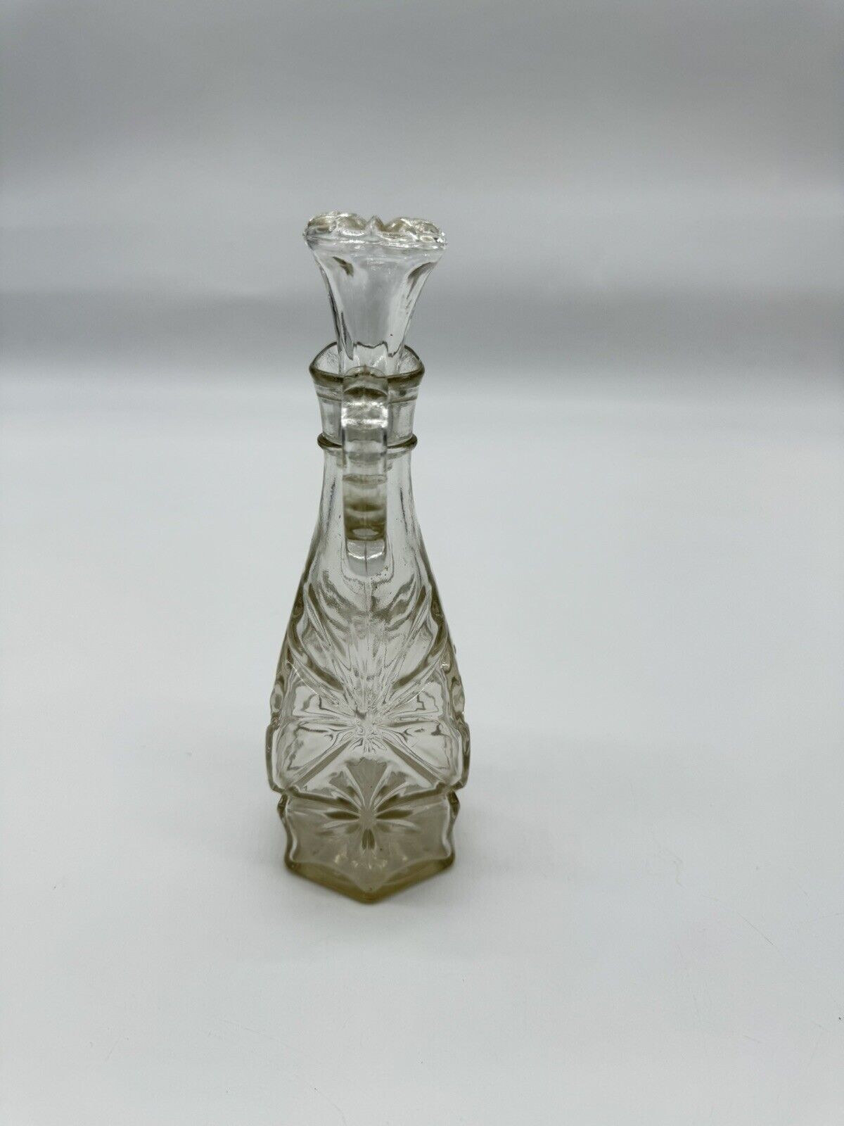 Anchor Hocking Early American Prescut Glass Clear Cruet with Stopper Lid