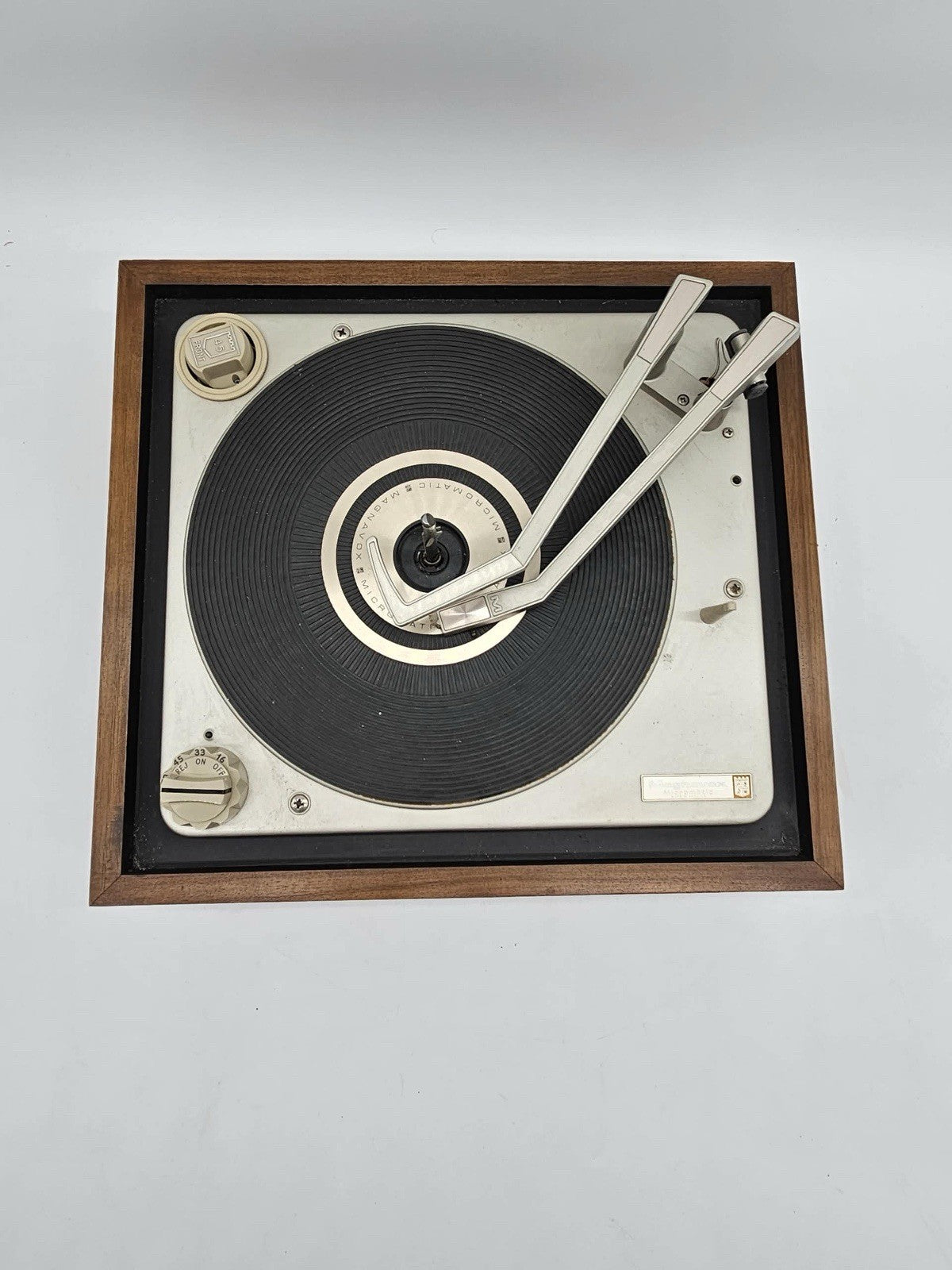 Vintage Magnavox Solid State Receiver & Micromatic Turntable EXCELLENT CONDITION