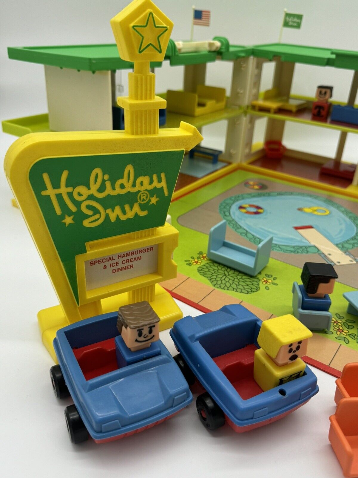 Vintage Playskool Holiday Inn Familiar Places Activity Toy Set 480 W/ BOX