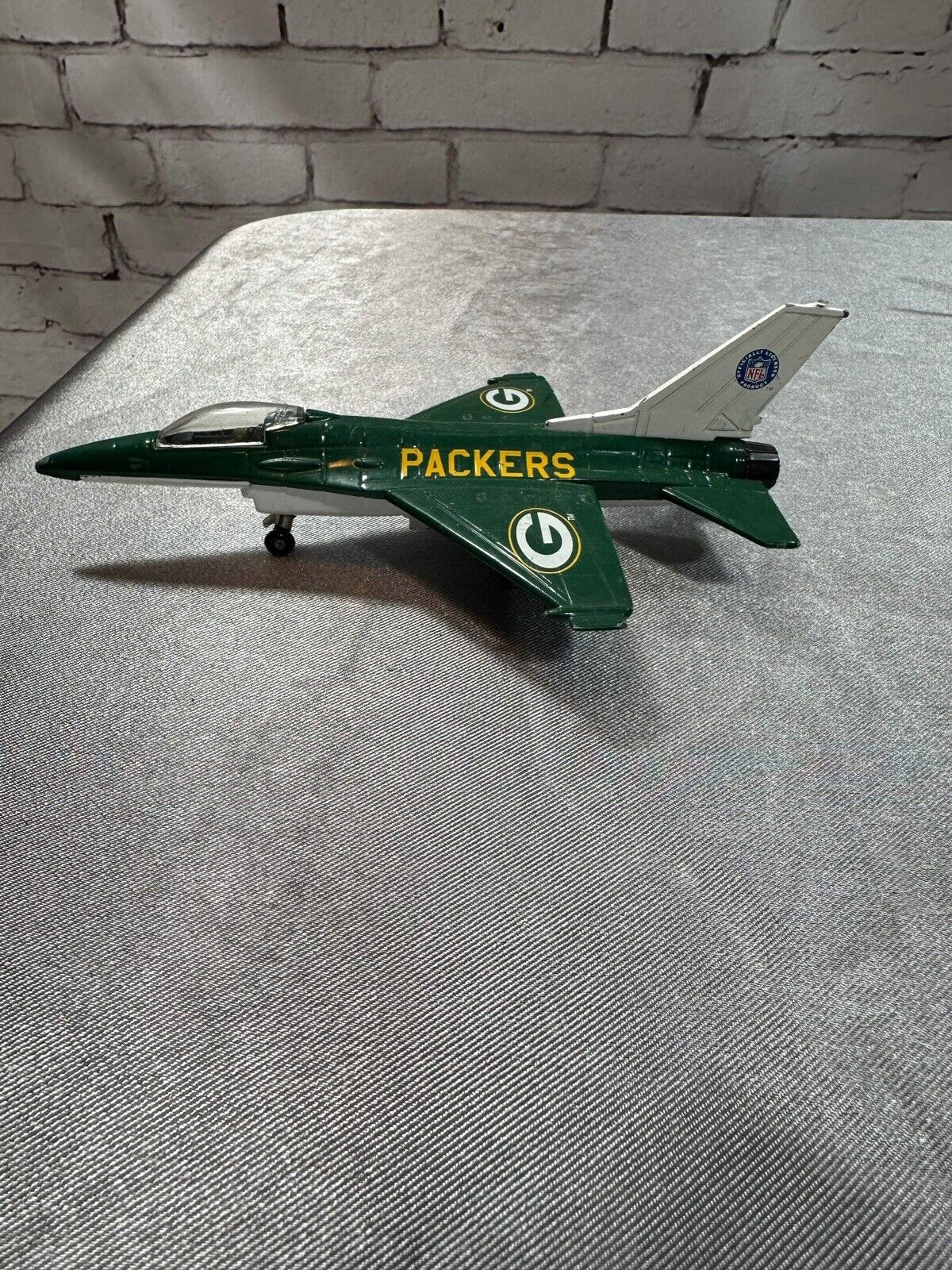 Green Bay Packers 1999 ERTL Metal Jet Plane Green 