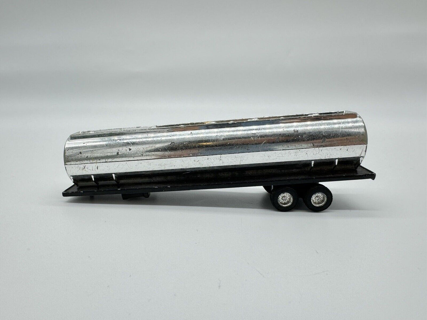 Vintage Ertl Tanker Trailer 1268000 Diecast