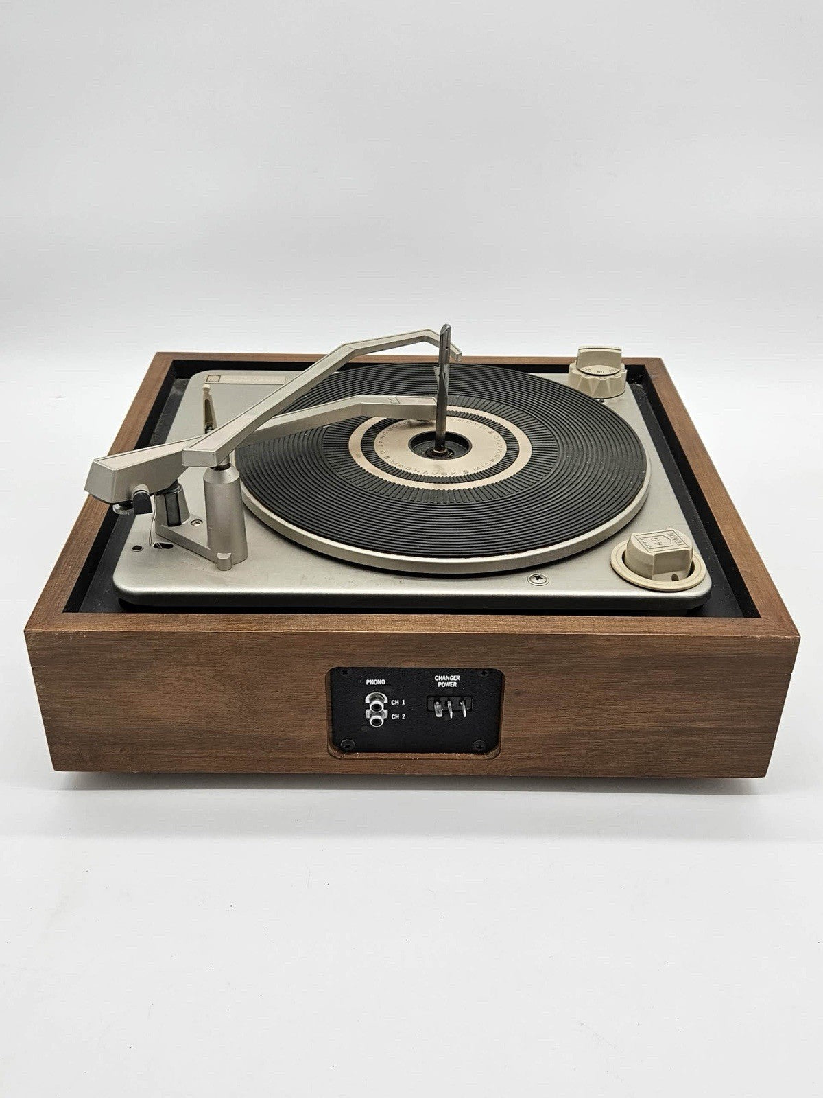 Vintage Magnavox Solid State Receiver & Micromatic Turntable EXCELLENT CONDITION