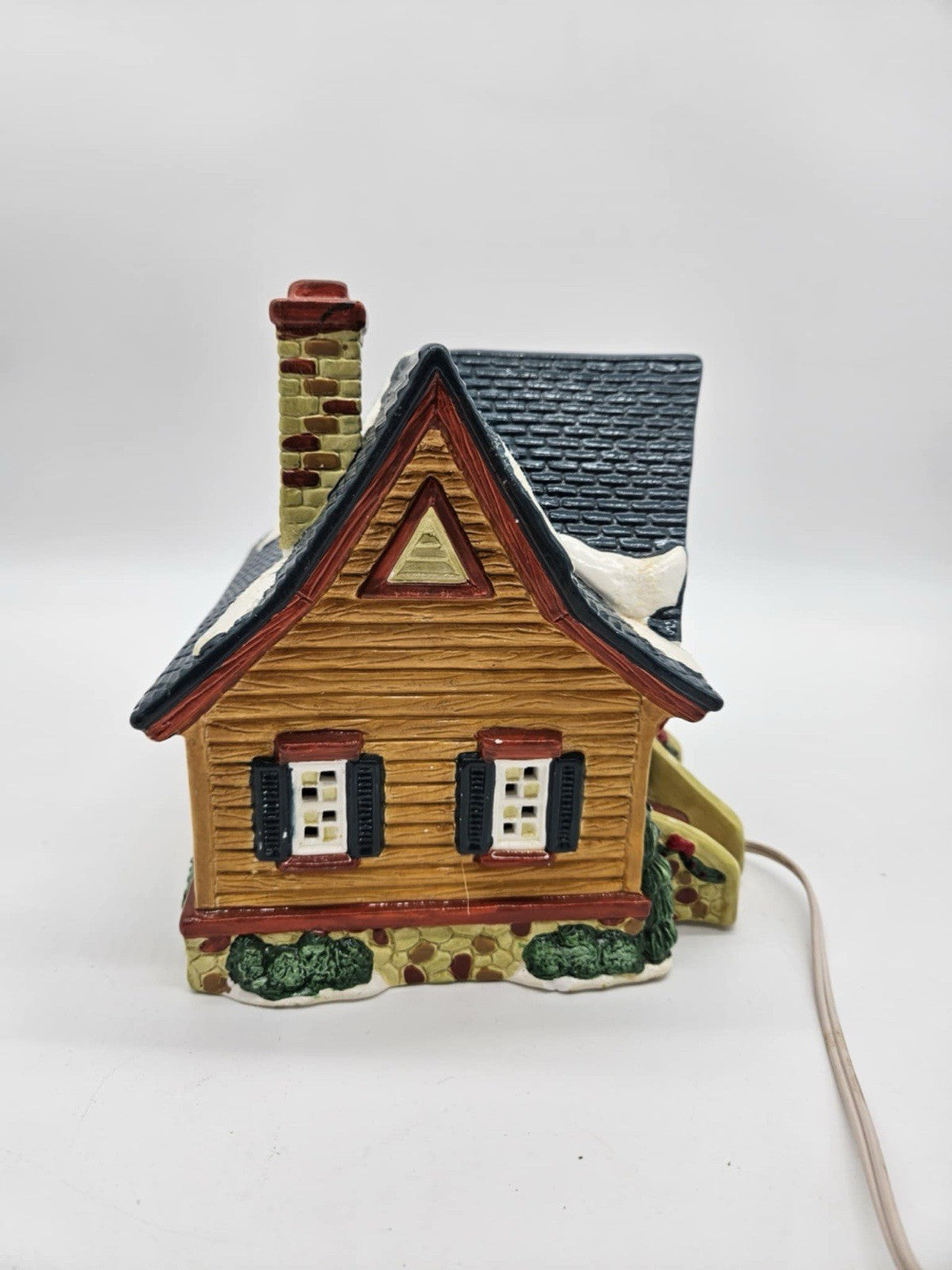 Santa’s Best SYA Thailand Lighted Christmas House