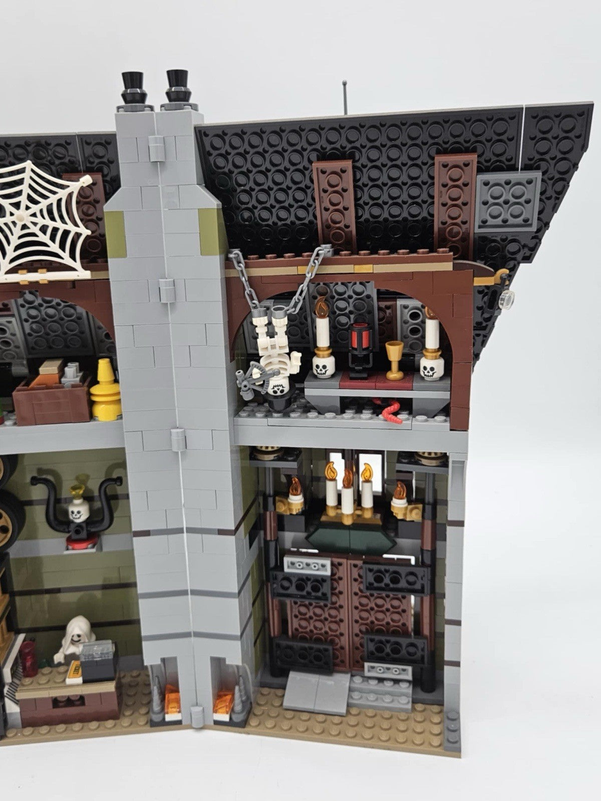 Lego 10273 - Haunted House - RETIRED- 2020 - Build Complete w/ Box & Instruction