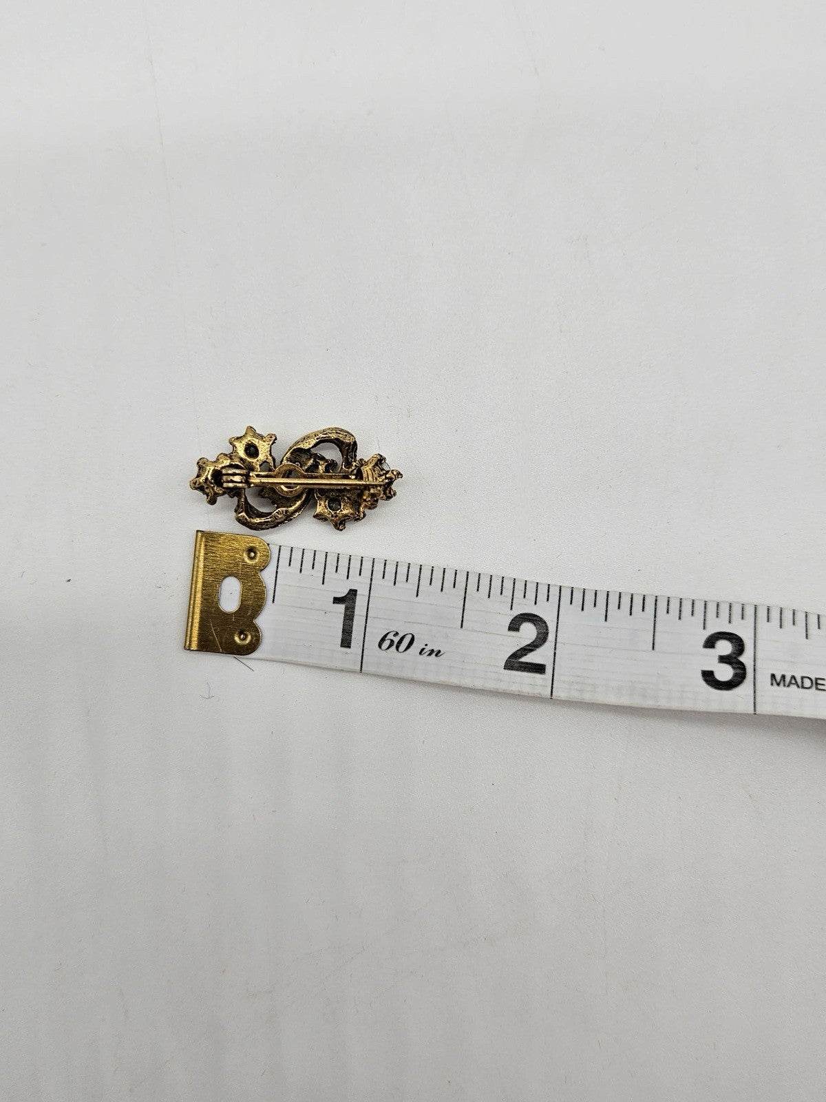 Vintage 50’s Gold Tone Iridescent AB Rhinestone Flower Bouquet Brooch Pin 1.25”
