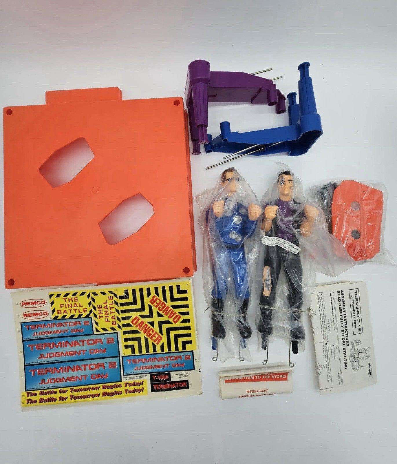 TERMINATOR 2 JUDGMENT DAY FINAL BATTLE ARNOLD ROCK'EM SOCK'EM ROBOTS NEW