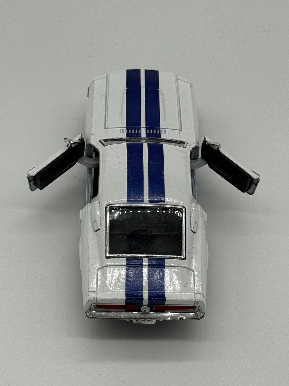 Greenlight White W/Blue Stripes 1967 Shelby GT500  Loose Diecast 1:64 2007 006