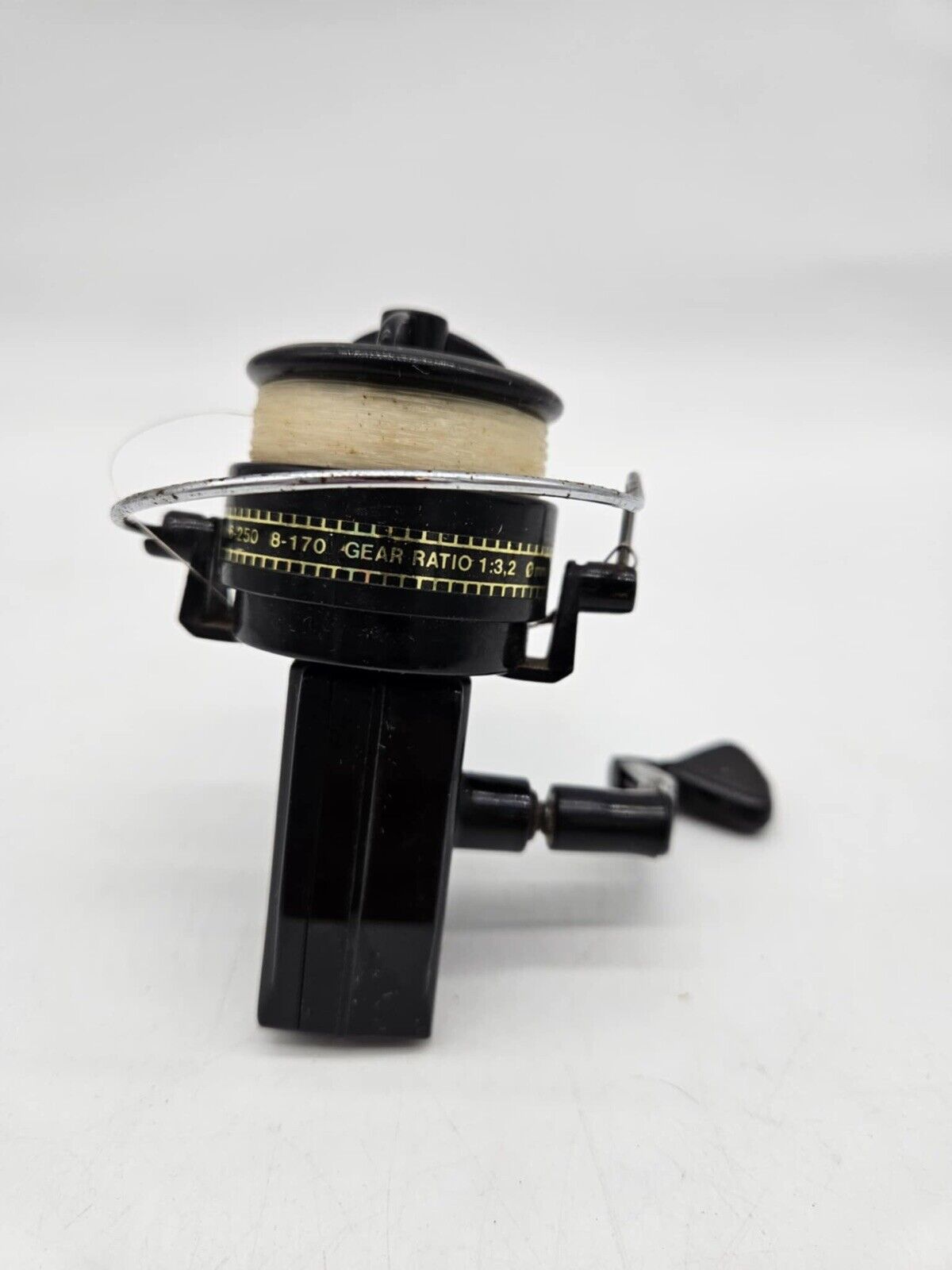 S G Poseidon Spinning Reel for Fresh Water Fishing Great for Beginners Good Cond