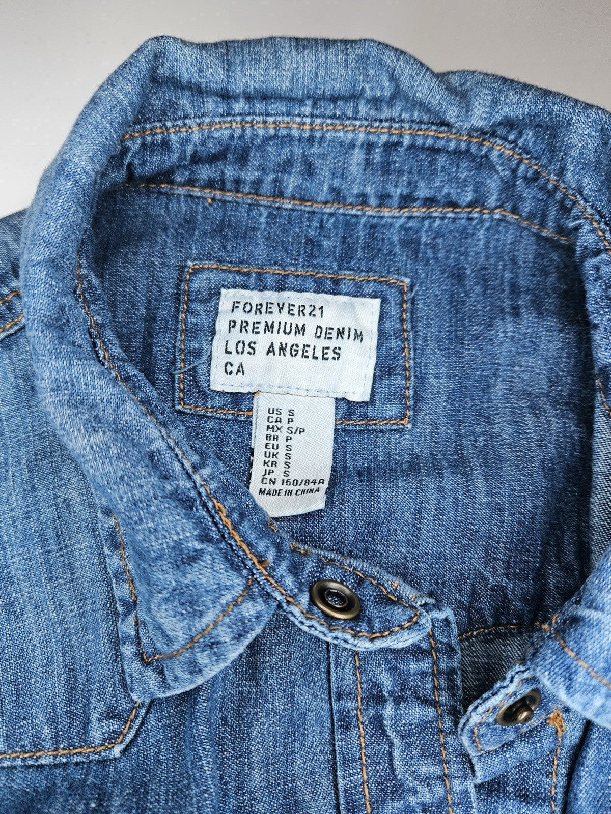 Forever 21 Premium Denim Button Front Shirt Jacket Womens Small Blue Jean Top