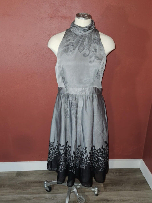Liz Claiborne Sleeveless Shoulder Baring High Neck Dress Silver Printed Dress 10