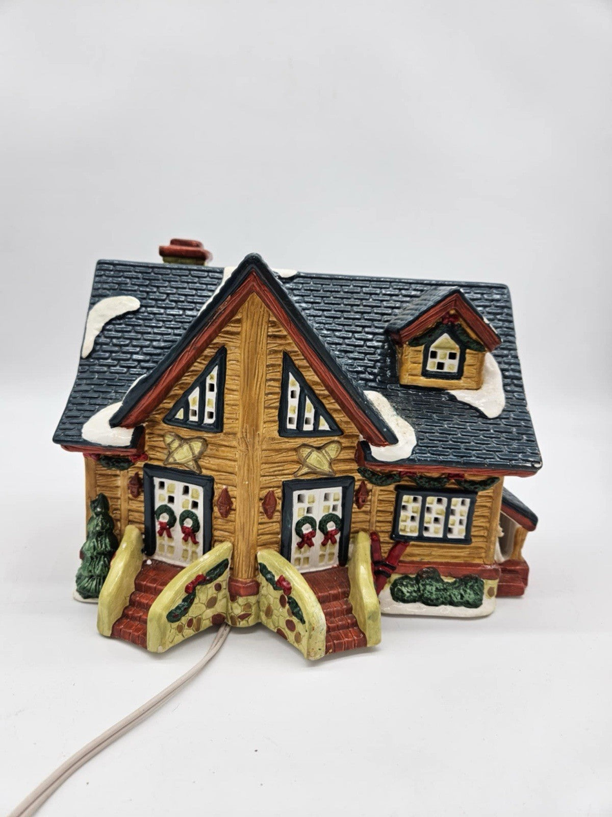 Santa’s Best SYA Thailand Lighted Christmas House