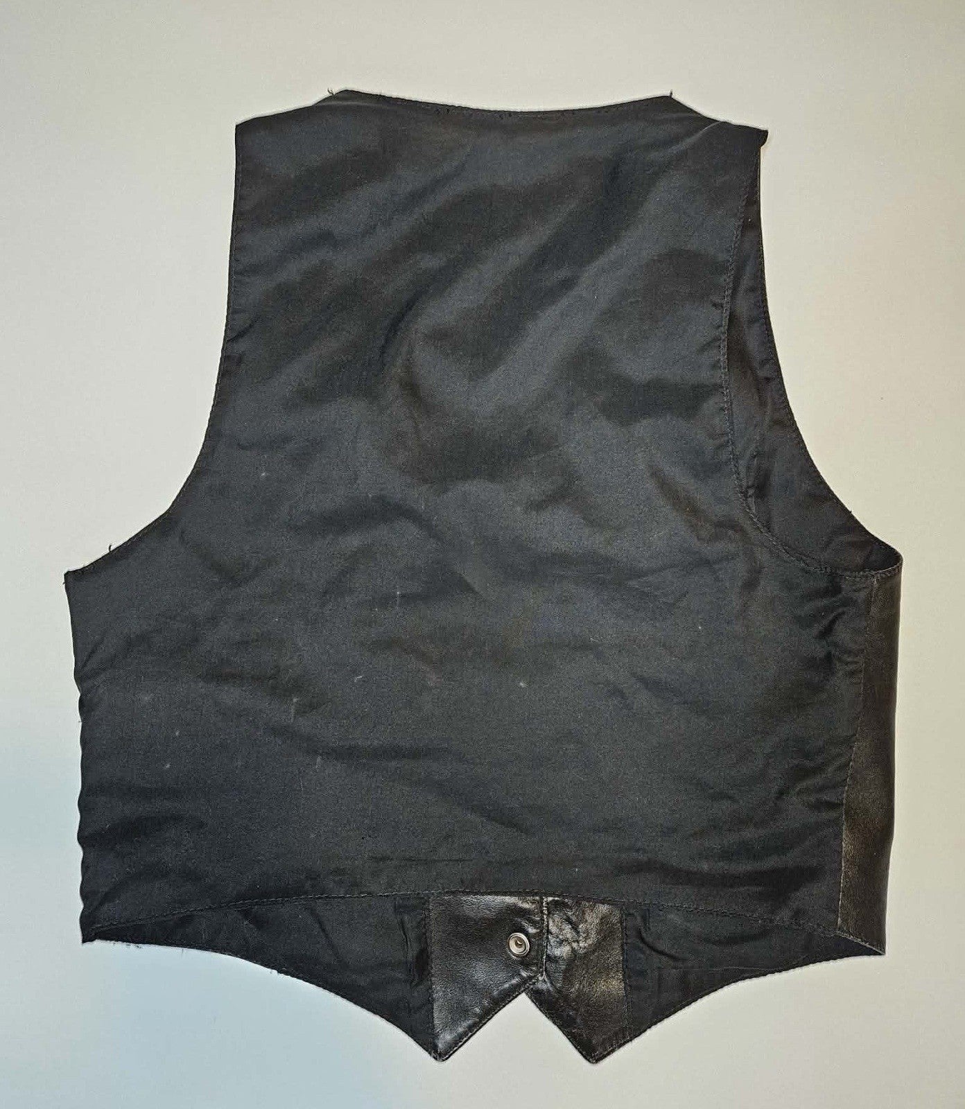Vintage WILSONS Leather Experts black snap button biker vest men L