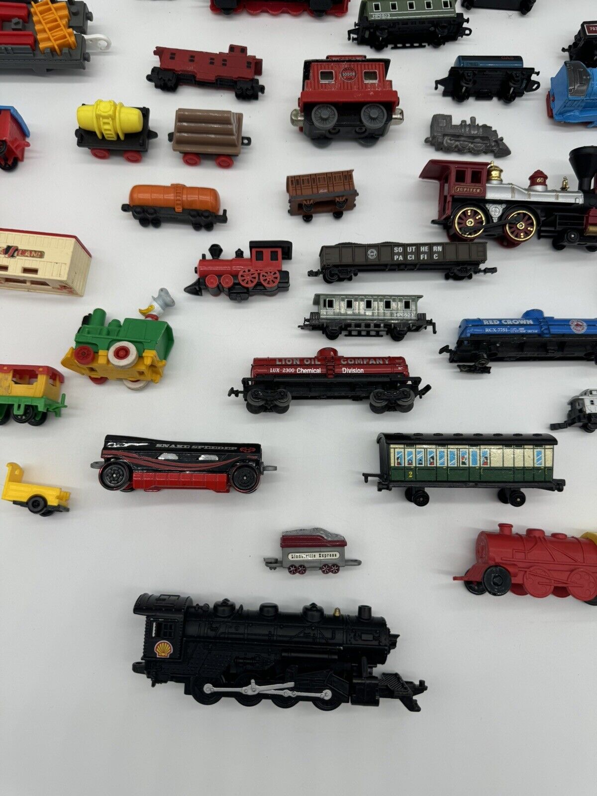 Huge Vintage Train Collectors Lot of 50+ Train Pieces