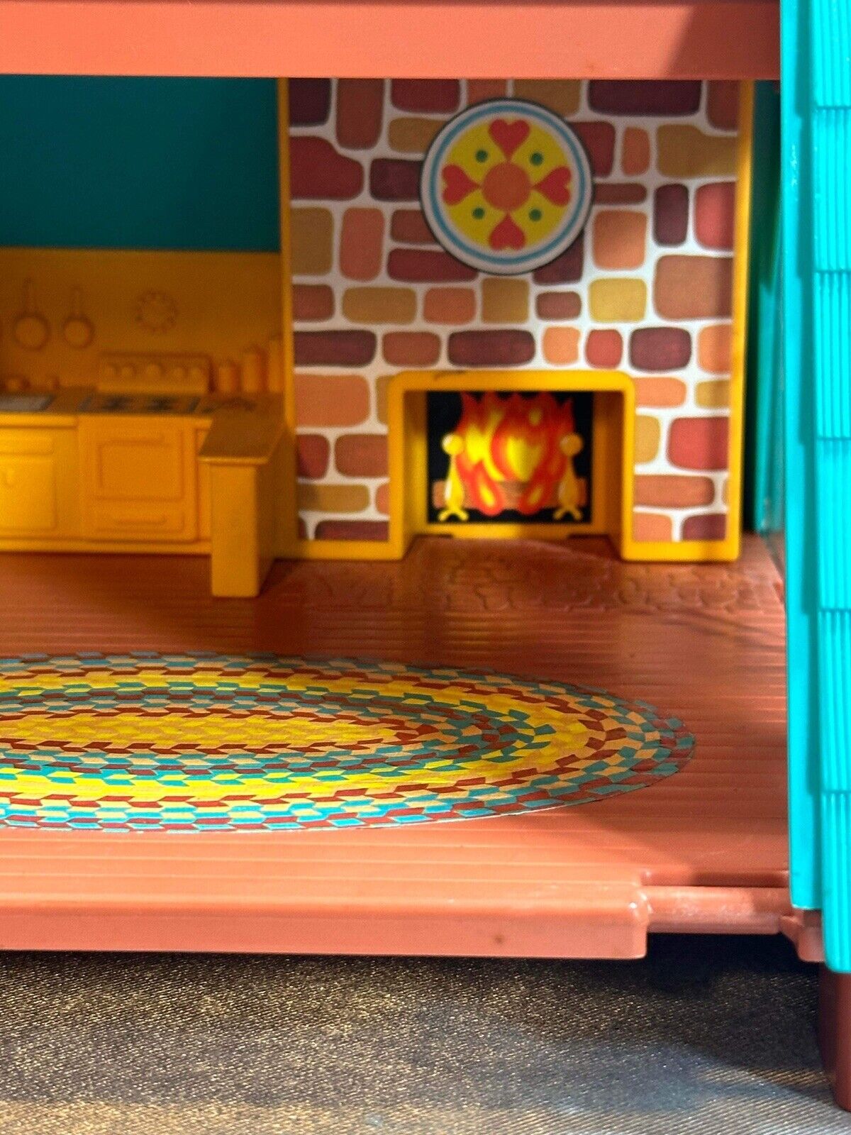 Vintage Fisher Price Little People 990 - 1974 Family A Frame House - MINT