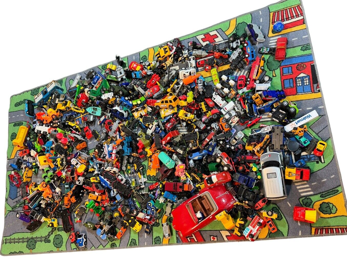 HUGE LOT 500+ Toy Cars, Trucks & MORE  w/ Play Mat Hot wheels Matchbox Tonka