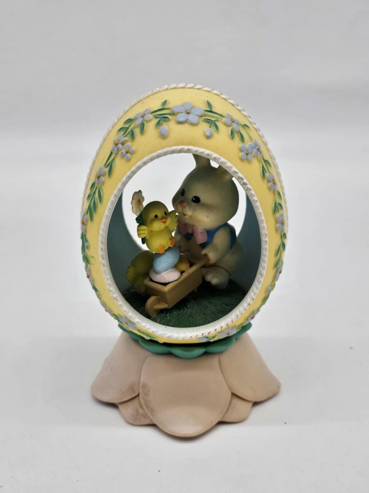 Enesco Rotating Musical Easter Egg Panoramic “Here Comes Peter Cottontail” WORKS