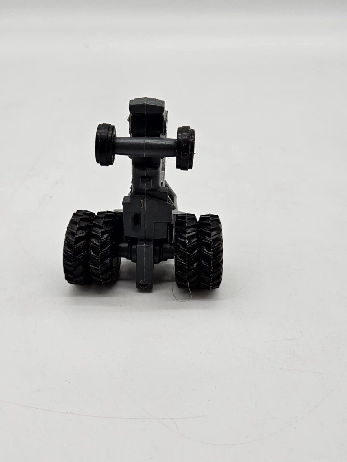 Set of Two 1:64 White 185 Field Boss Tractors with Duals