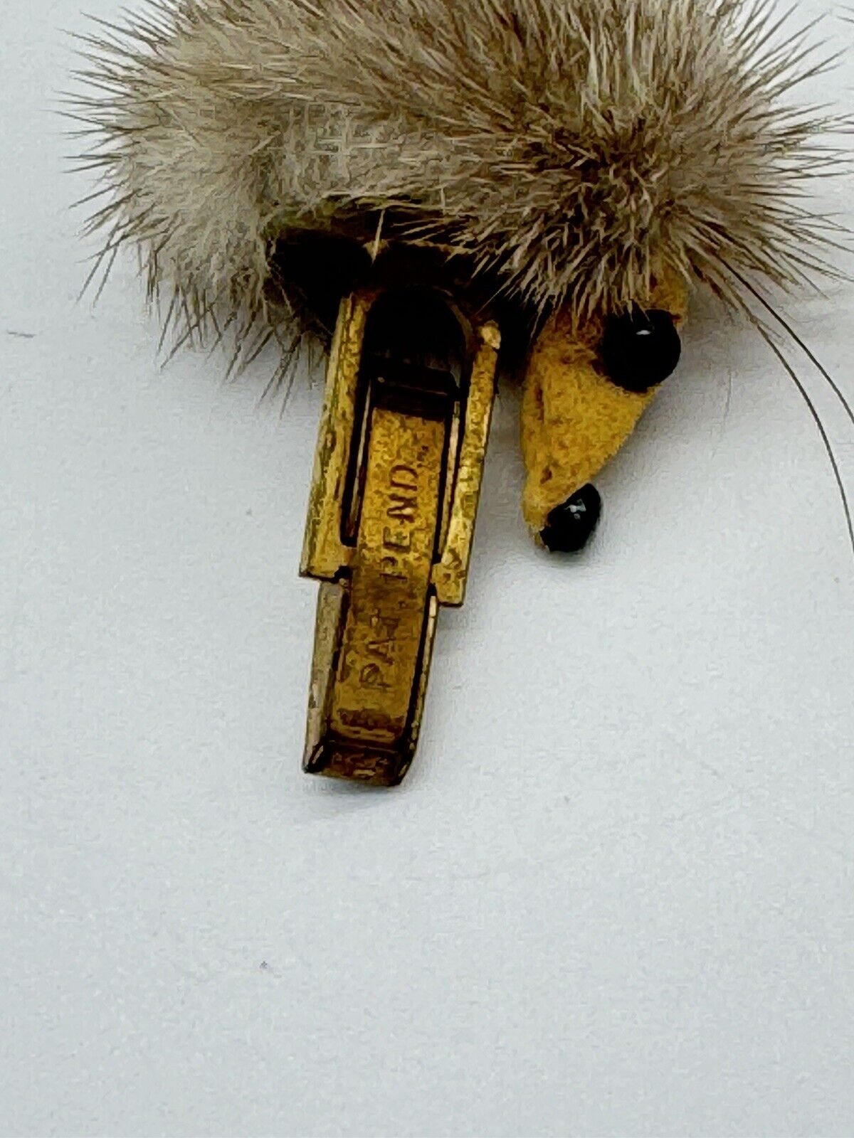 VINTAGE FUR CRITTER CUFFLINKS 50'S? MINK?