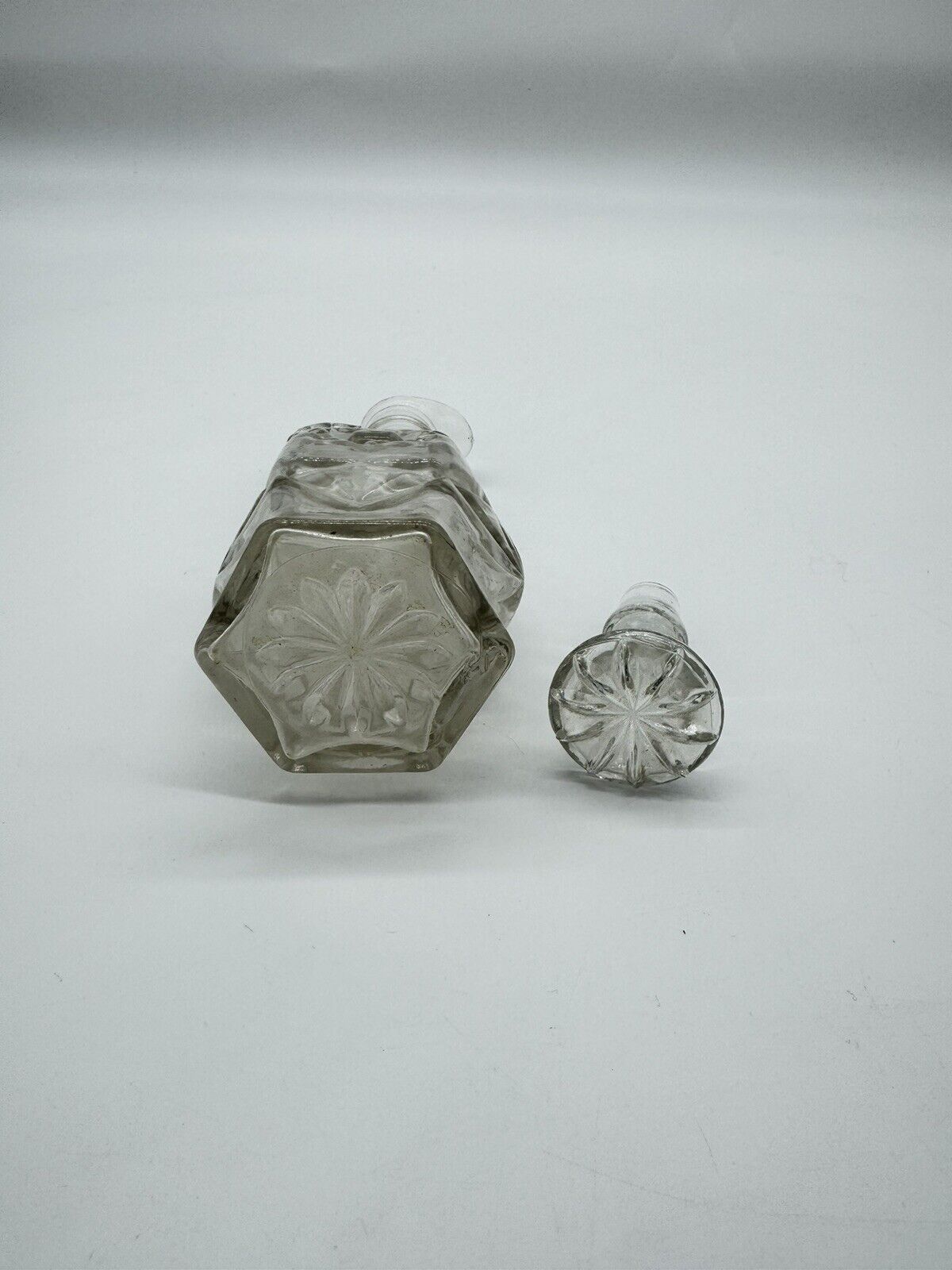 Anchor Hocking Early American Prescut Glass Clear Cruet with Stopper Lid