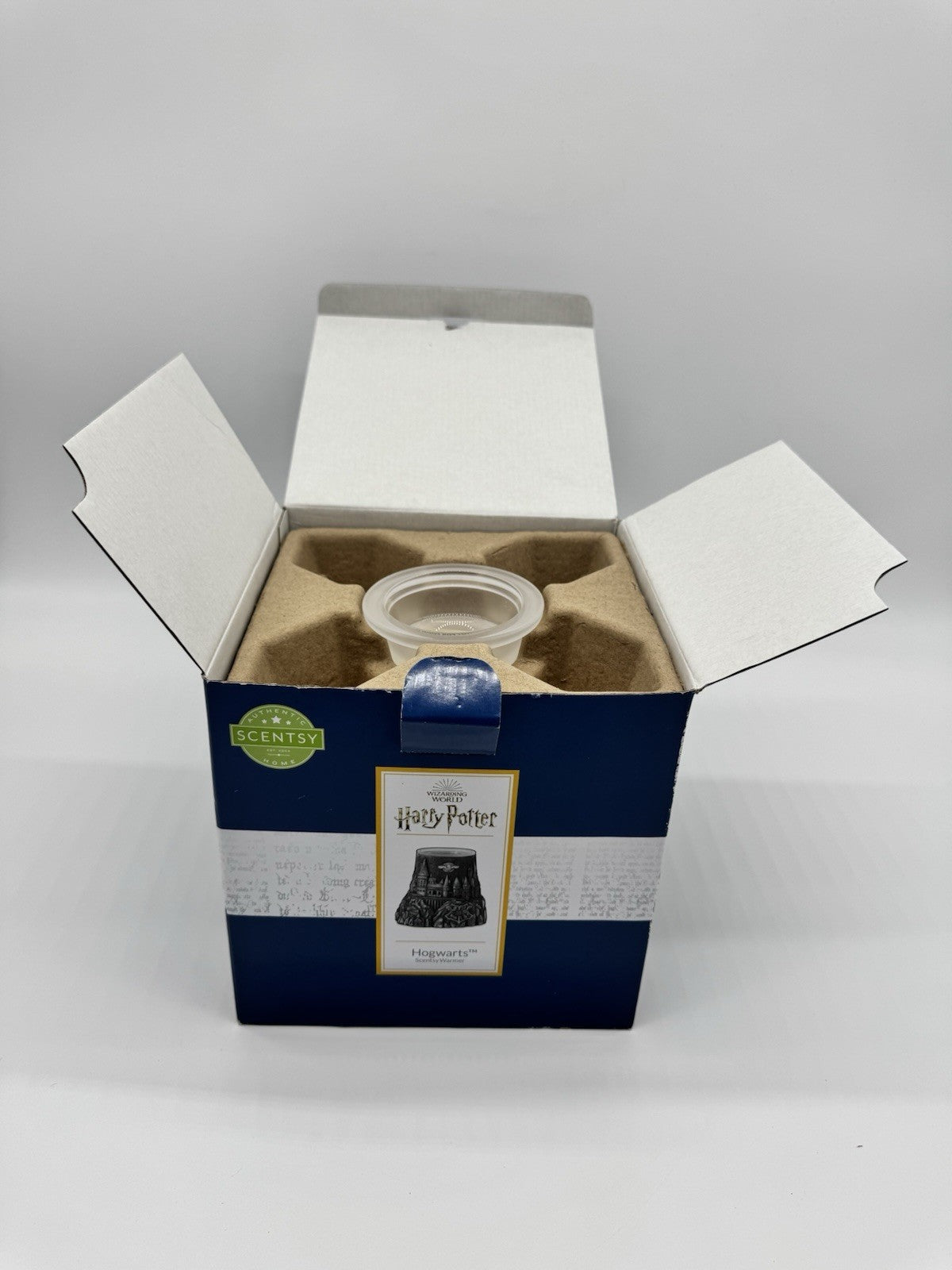 Scentsy Harry Potter Hogwarts Castle Full Size Wax Warmer - New in Box!