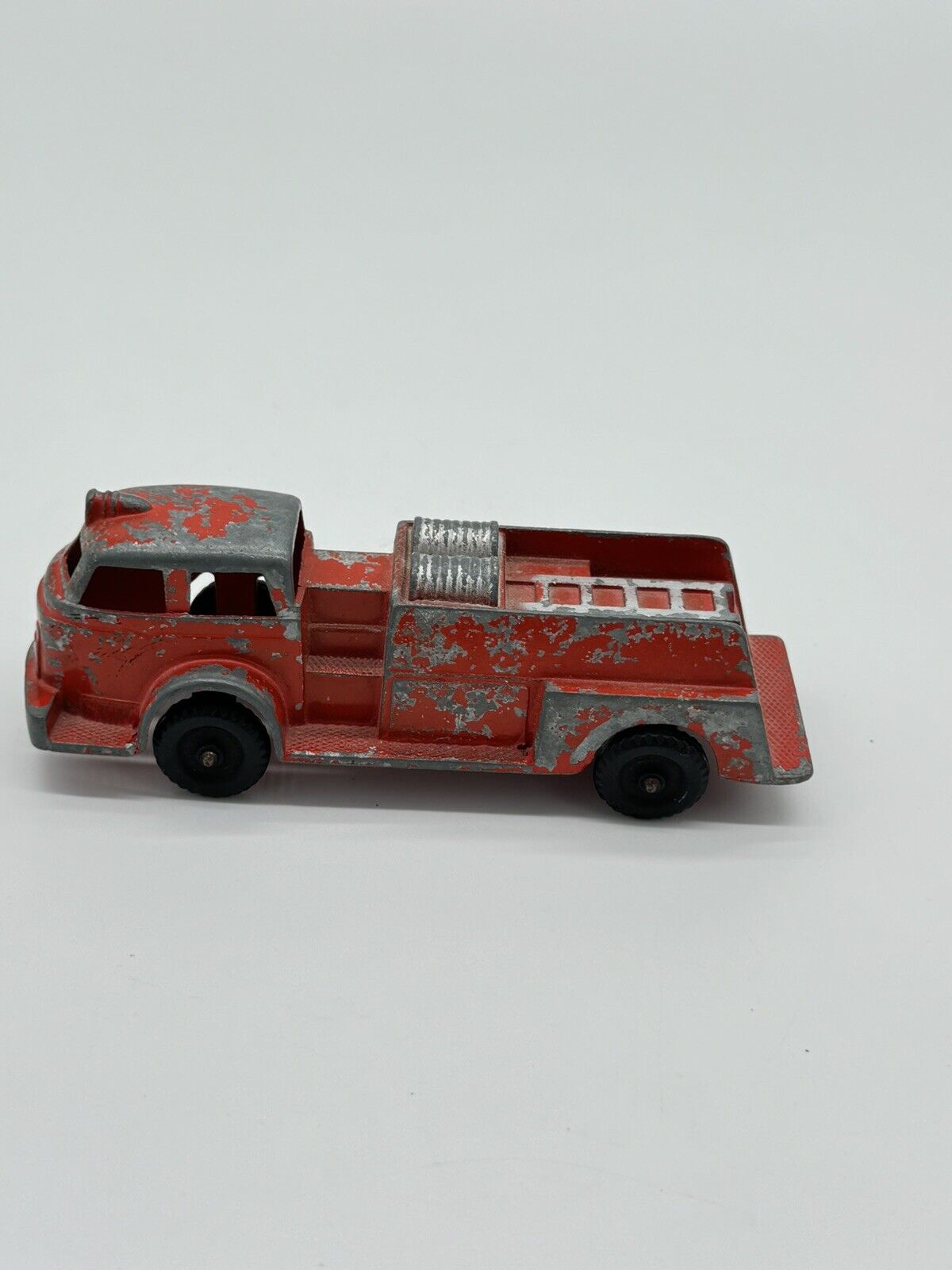 Old Vtg HUBLEY Metal Diecast Red Fire Engine Truck Toy Made In The USA