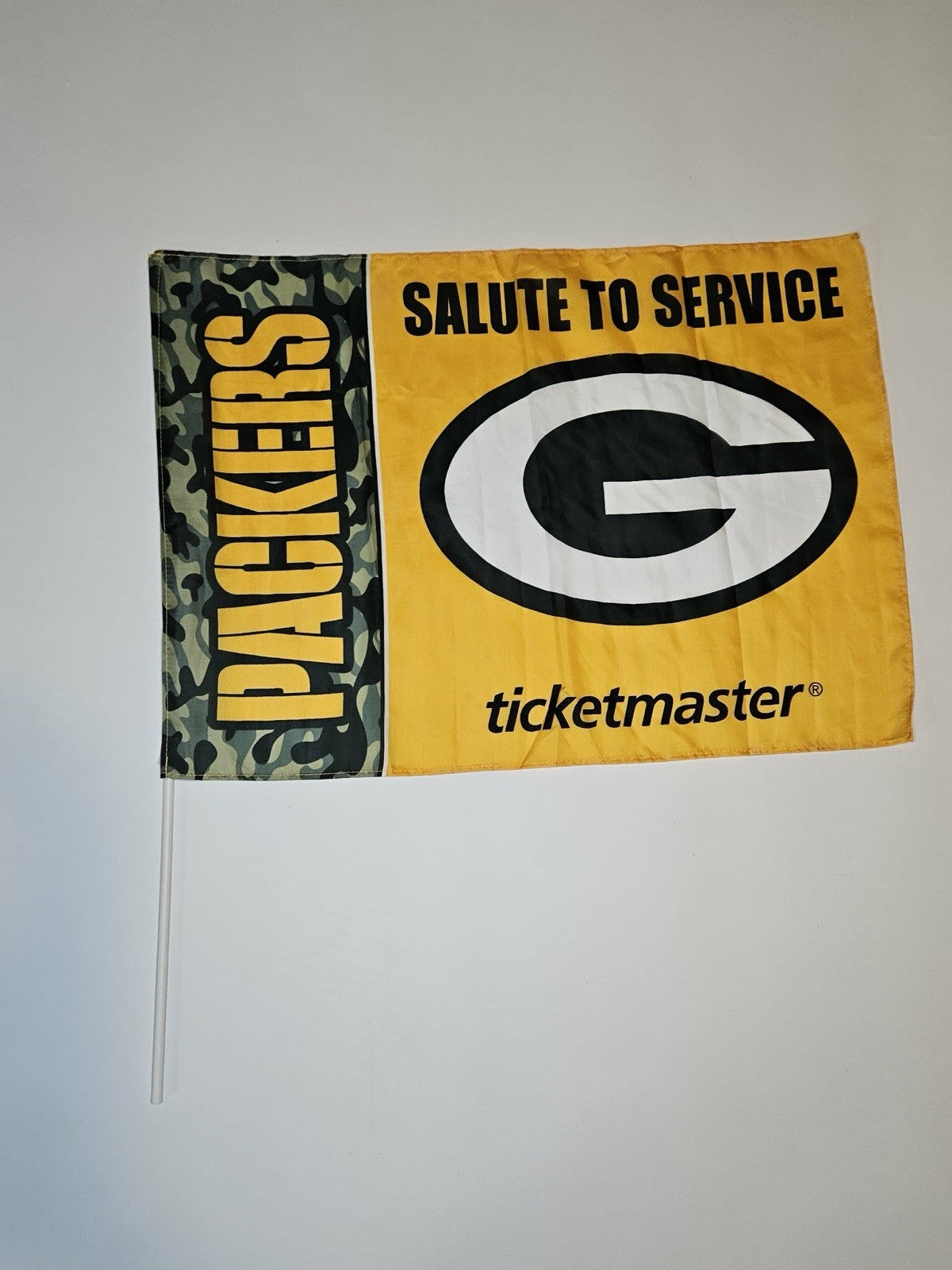 NFL Green Bay Packers Vintage SGA SALUE TO SERVICE ticketmaster Flag Pennant