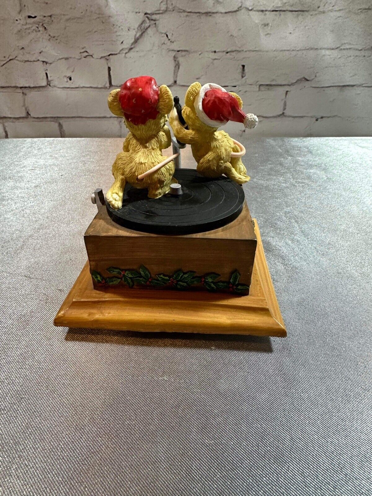 MICE ON VICTROLA Figurine MUSICAL PLAYS 3 BLIND MICE Roman Inc VCFG