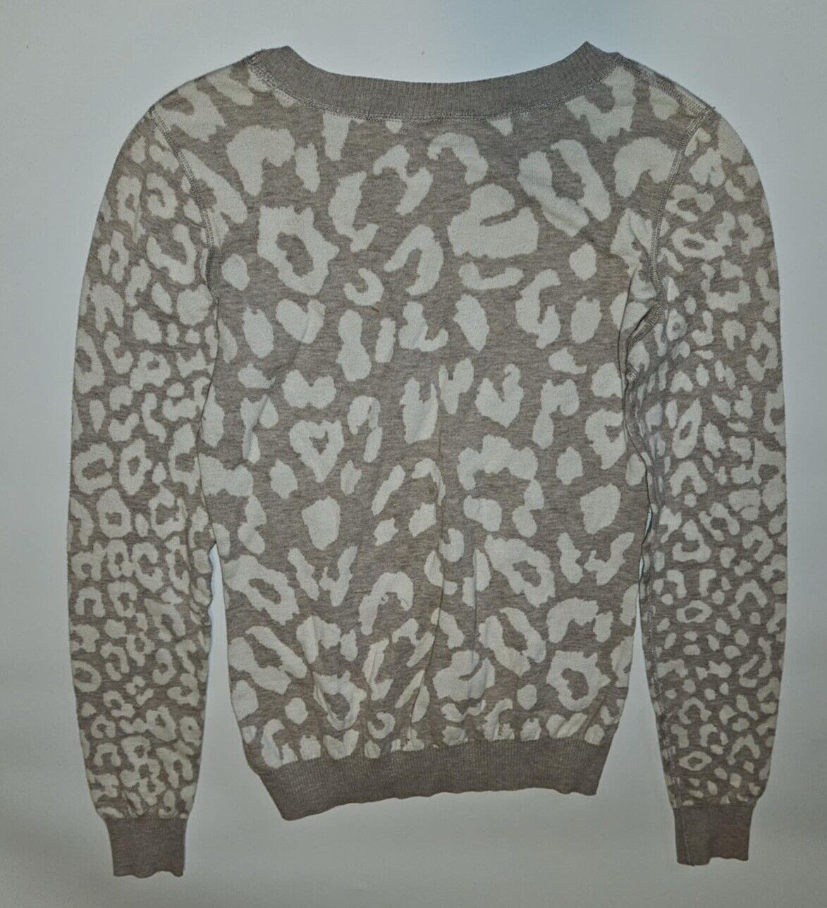 Express Cheetah Print Sweater Women M Gray Acrylic Cozy Knit Relaxed Fall Staple