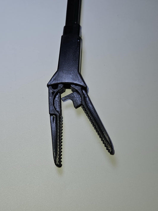 Long 27 Inch Aquarium Tongs - Reef Safe - Clip Plants, Spot Feed Fish & Coral