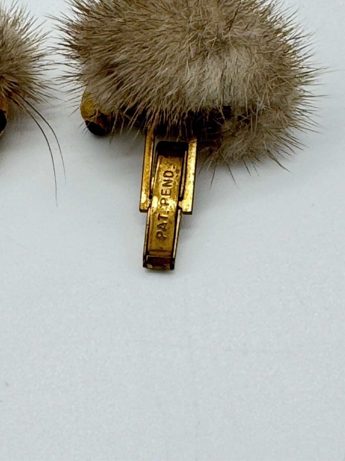 VINTAGE FUR CRITTER CUFFLINKS 50'S? MINK?
