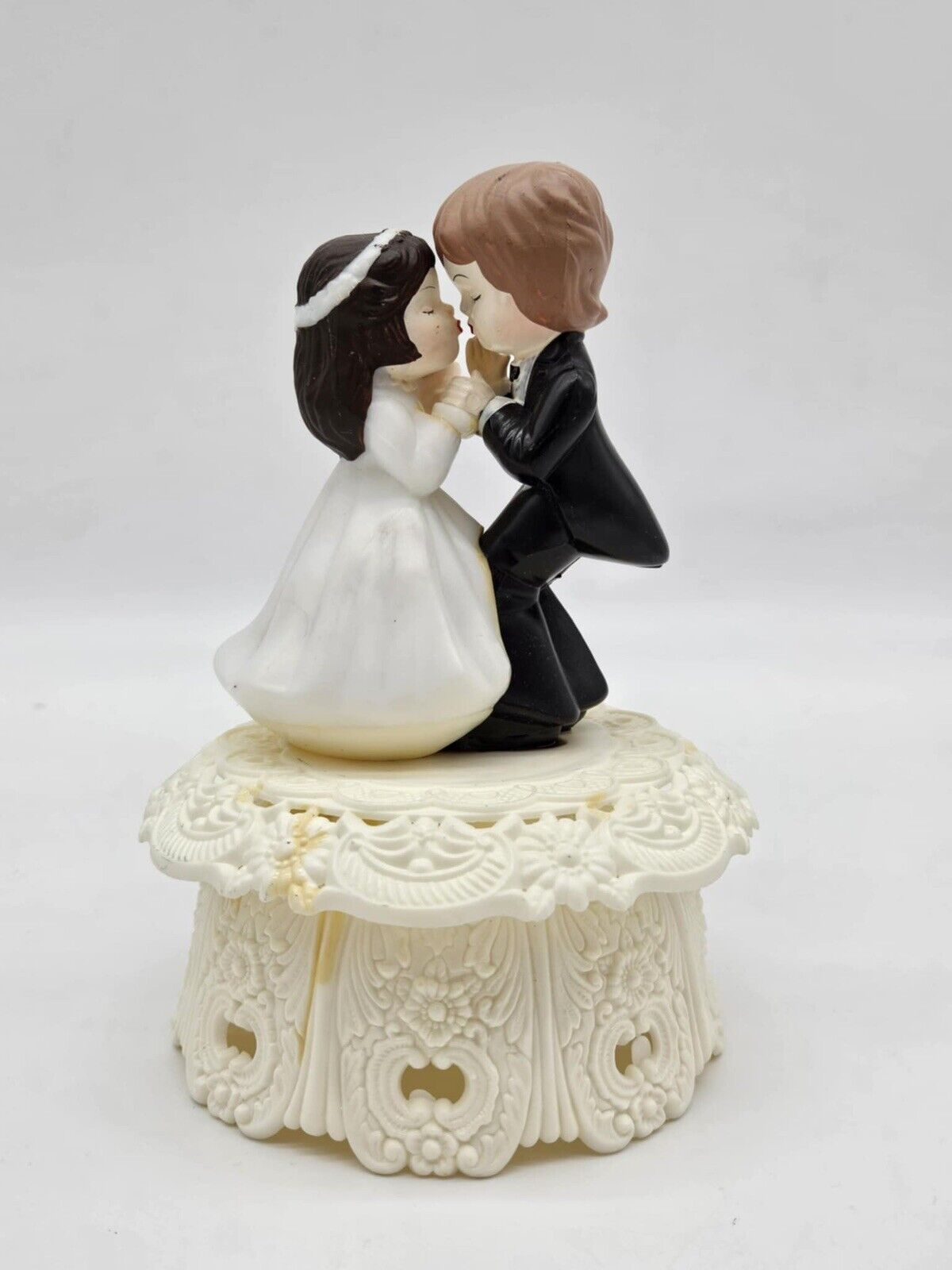 VTG Wilton Bride & Groom First Kiss Wedding Cake Topper 1973