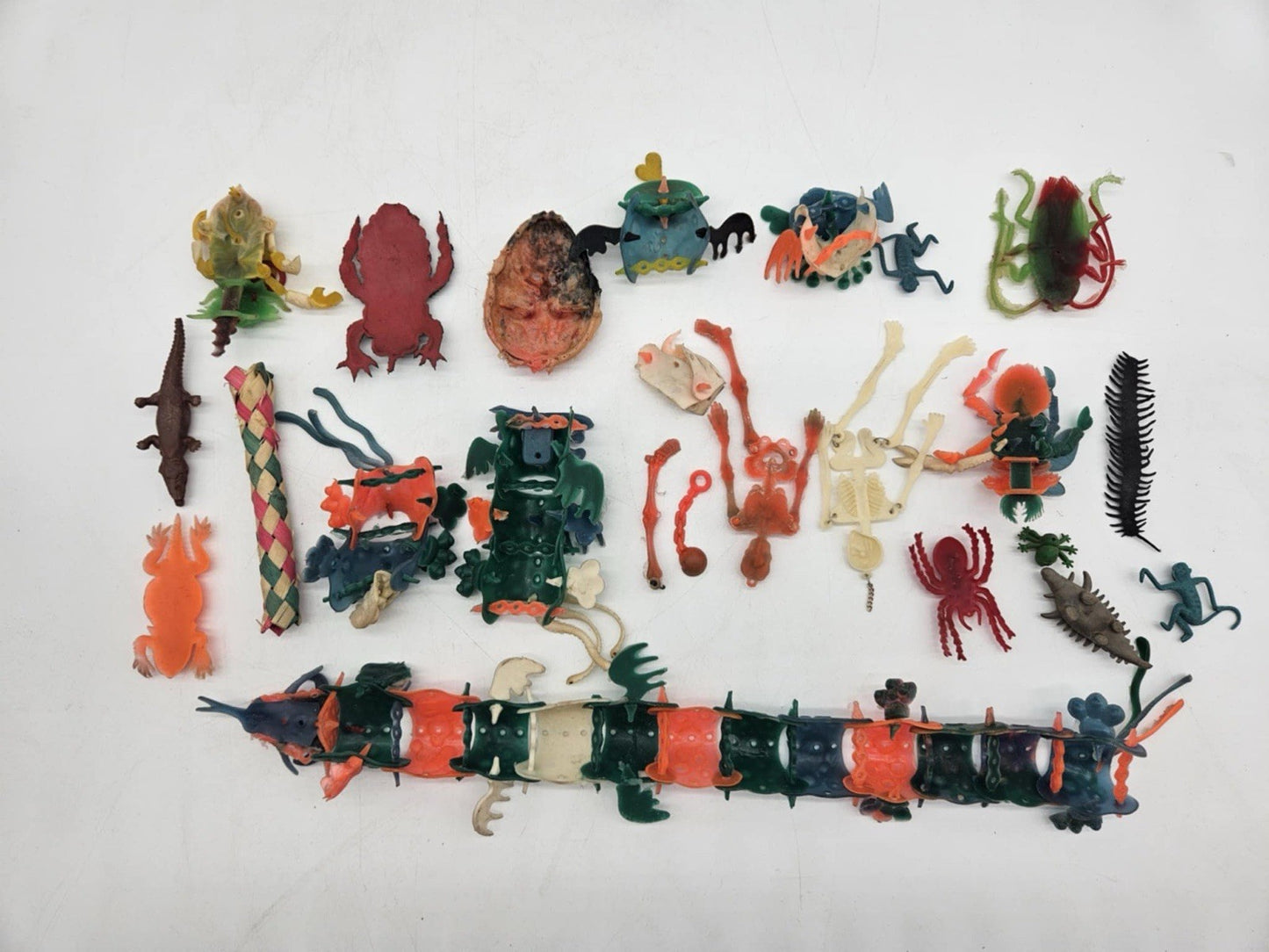 Vintage 1964 Mattel Thingmaker CREEPY CRAWLER w/ 8 Molds, 3 Plastigoop WORKING