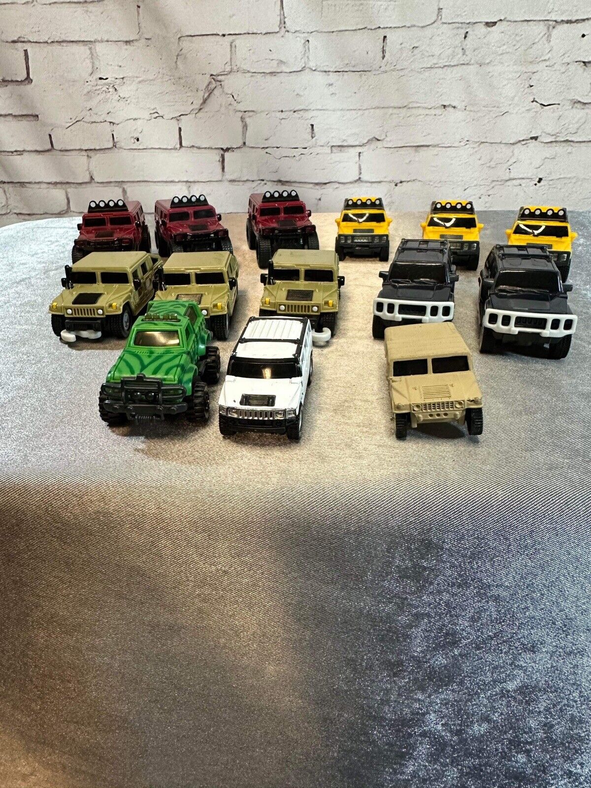 Lot Of 14 Vintage Toy Hummers