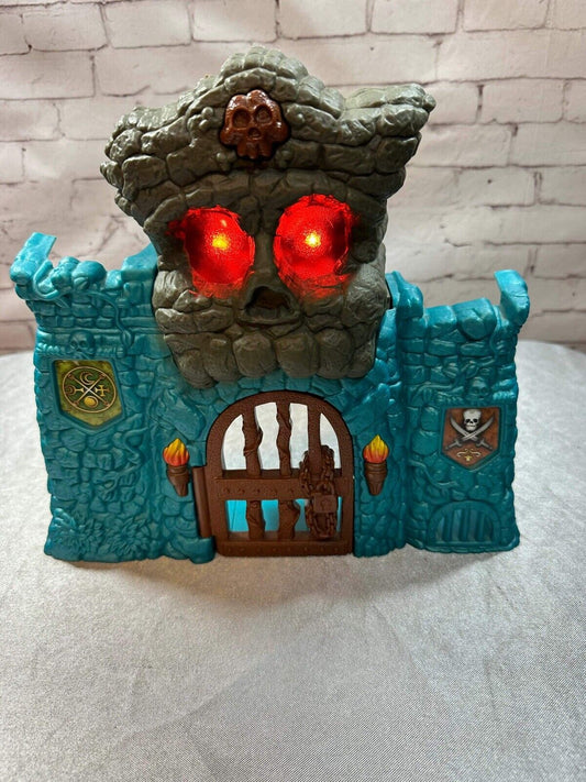 SKULL CASTLE PLAYSET WITH LIGHTS AND SOUNDS FOR 3.75" ACTION FIGURES VTY 002