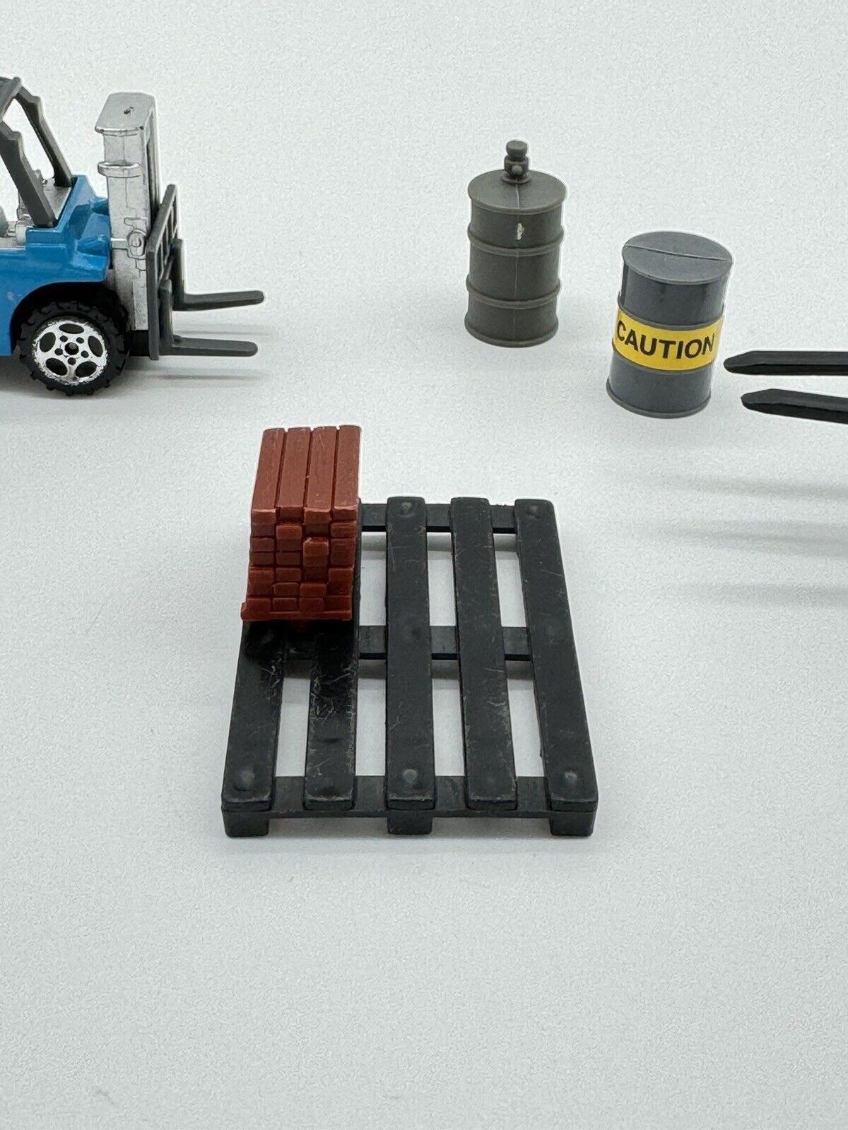 Miniature Model Forklift Set FNF
